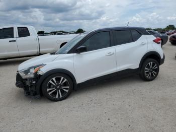  Salvage Nissan Kicks