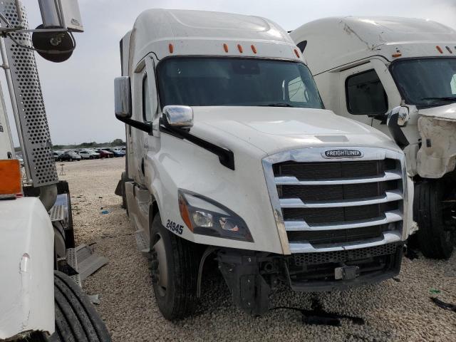  Salvage Freightliner Cascadia 1