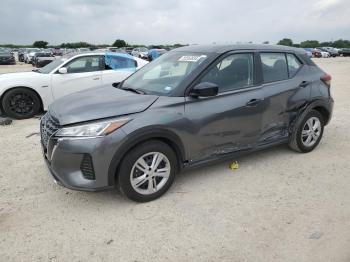  Salvage Nissan Kicks