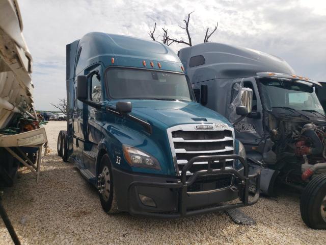  Salvage Freightliner Cascadia 1