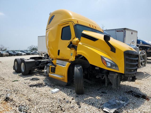  Salvage Freightliner Cascadia 1