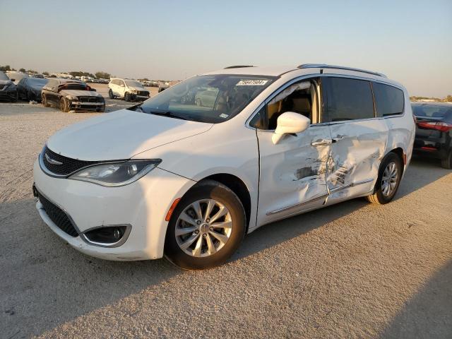  Salvage Chrysler Pacifica