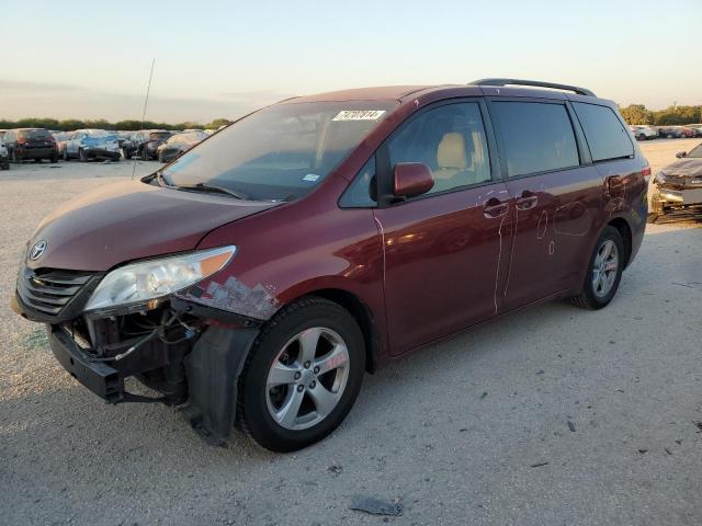  Salvage Toyota Sienna