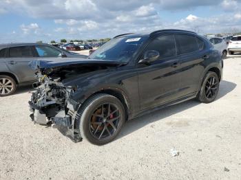  Salvage Alfa Romeo Stelvio