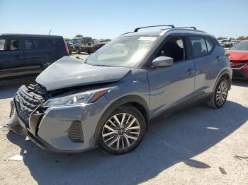  Salvage Nissan Kicks