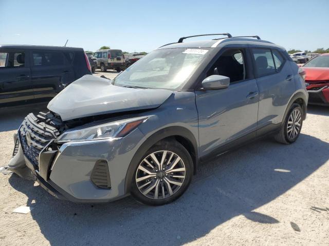  Salvage Nissan Kicks