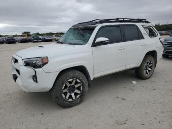  Salvage Toyota 4Runner