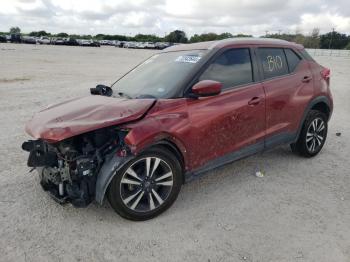  Salvage Nissan Kicks