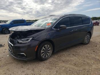  Salvage Chrysler Pacifica