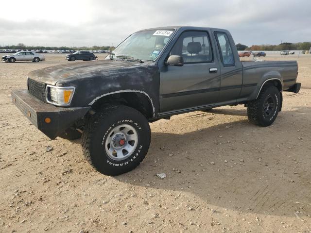  Salvage Toyota Pickup