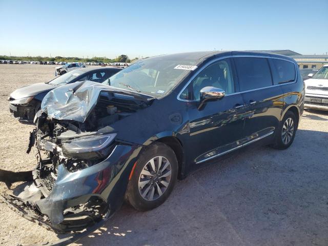  Salvage Chrysler Pacifica