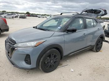  Salvage Nissan Kicks