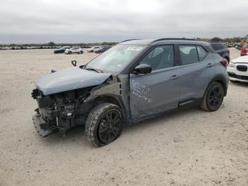  Salvage Nissan Kicks