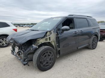  Salvage Kia Carnival