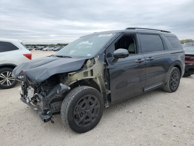  Salvage Kia Carnival