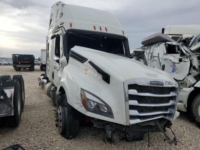  Salvage Freightliner Cascadia 1