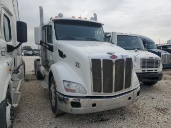  Salvage Peterbilt 579