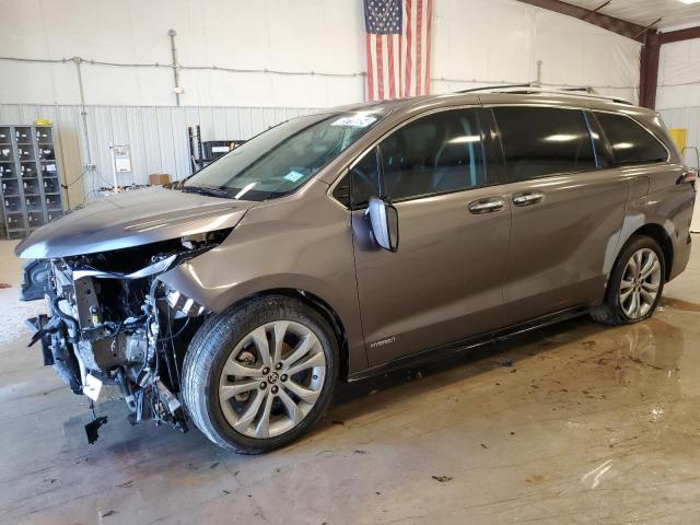  Salvage Toyota Sienna