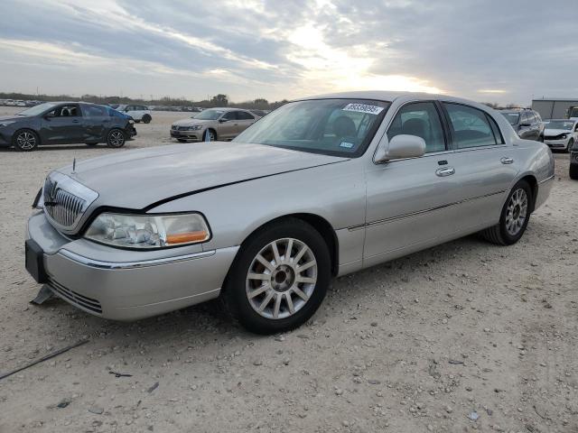  Salvage Lincoln Towncar