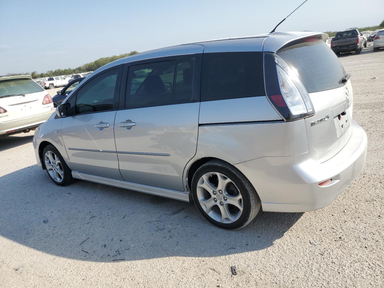 Mazda 5 Image 4