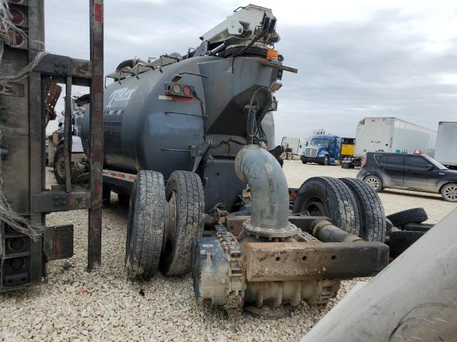  Salvage Peterbilt 389