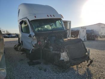  Salvage Freightliner Cascadia 1