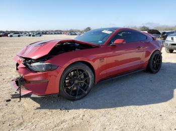  Salvage Ford Mustang