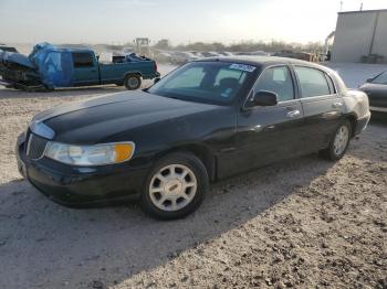  Salvage Lincoln Towncar