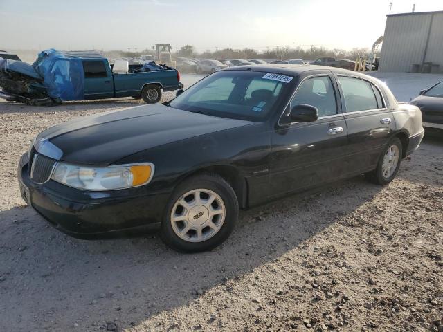  Salvage Lincoln Towncar