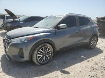  Salvage Nissan Kicks