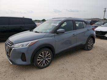  Salvage Nissan Kicks