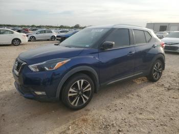  Salvage Nissan Kicks