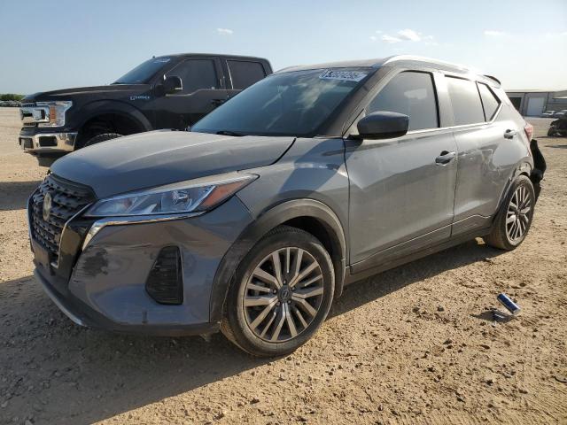  Salvage Nissan Kicks