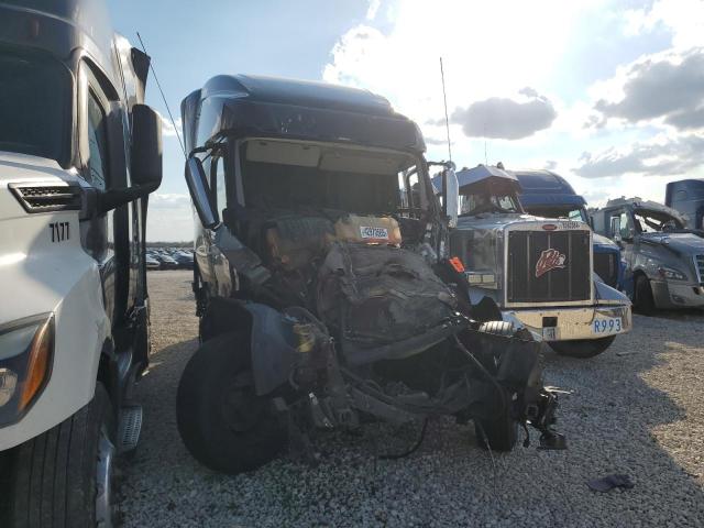  Salvage Volvo Vn