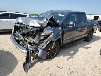  Salvage Nissan Titan