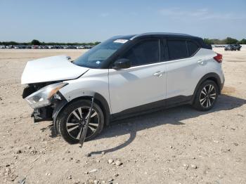 Salvage Nissan Kicks