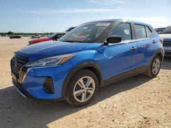  Salvage Nissan Kicks