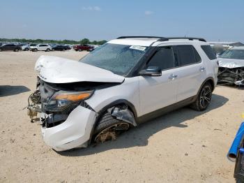  Salvage Ford Explorer