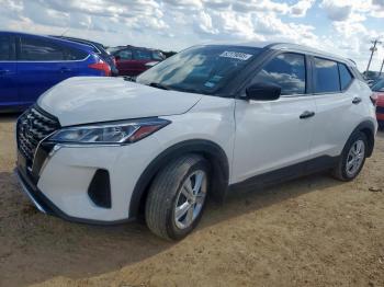  Salvage Nissan Kicks