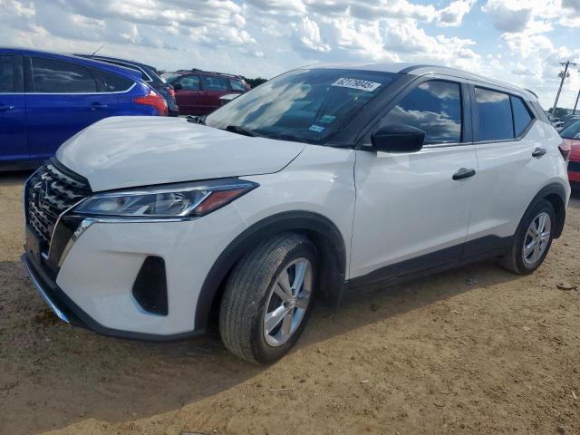  Salvage Nissan Kicks