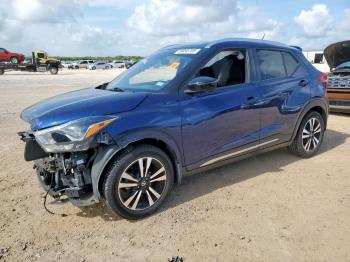  Salvage Nissan Kicks