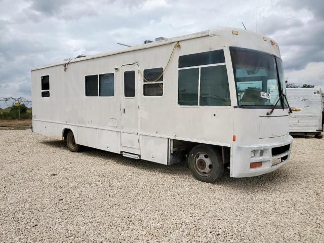  Salvage Winovago Motorhome