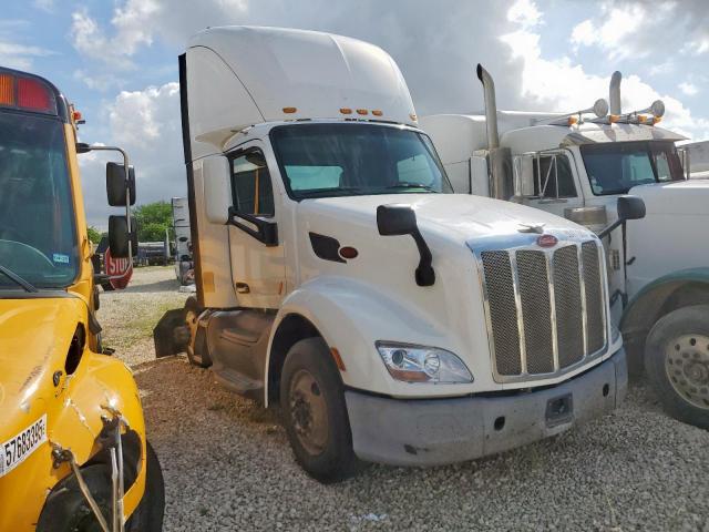  Salvage Peterbilt 579