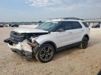  Salvage Ford Explorer