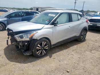  Salvage Nissan Kicks