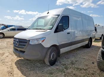  Salvage Mercedes-Benz Sprinter