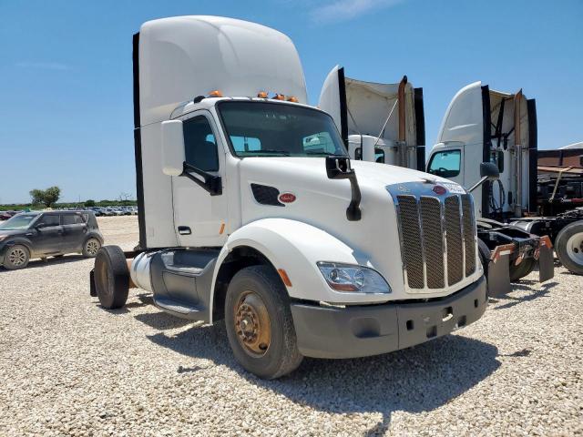  Salvage Peterbilt 579