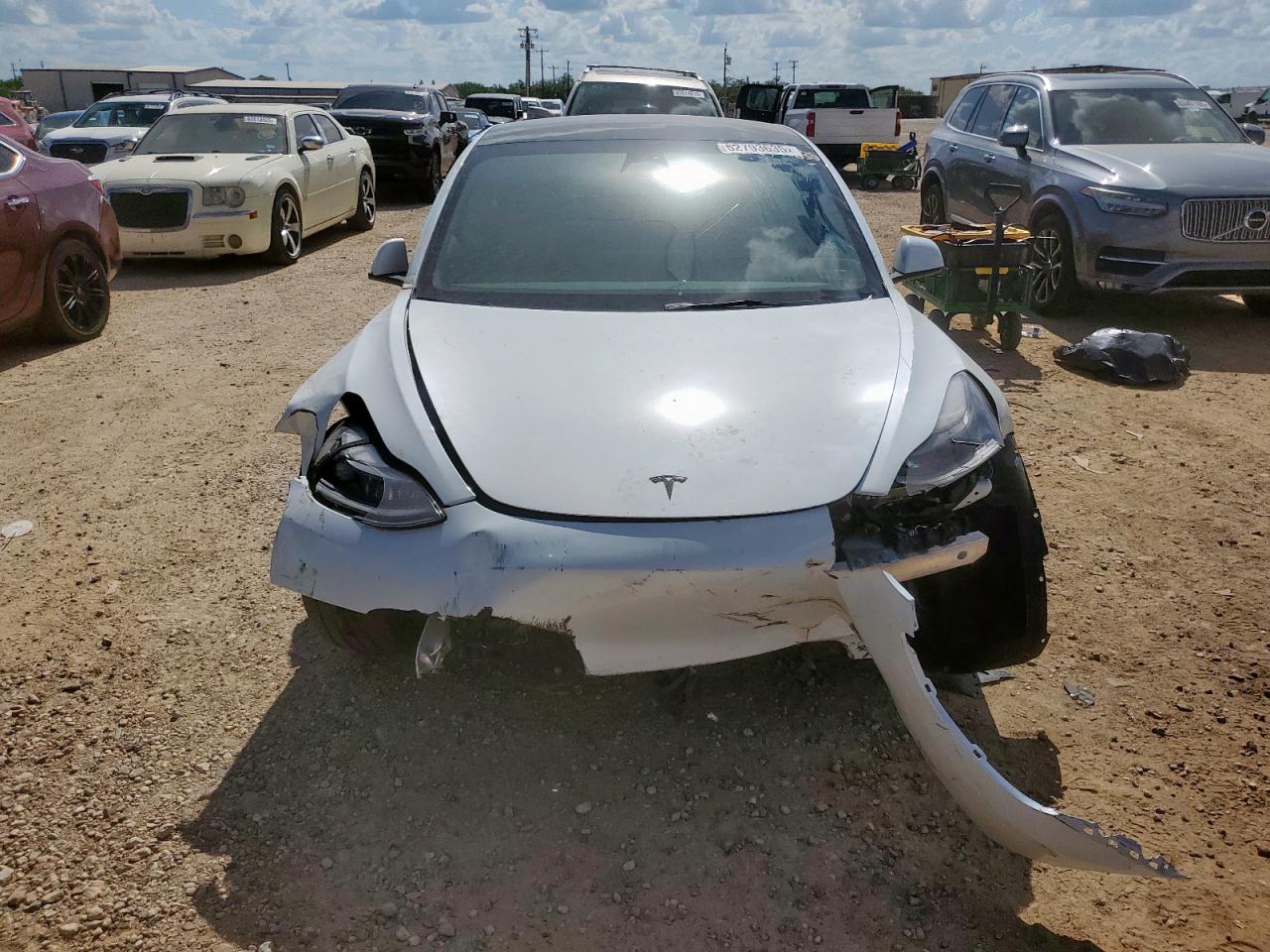 Tesla Model 3 Image 6