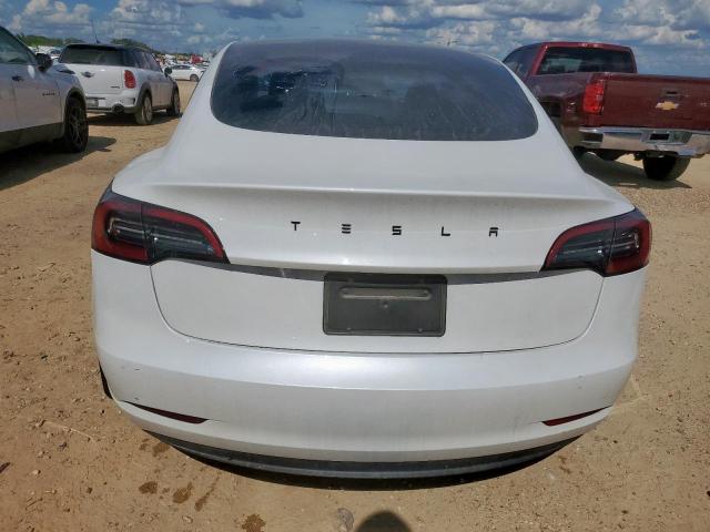 Tesla Model 3 Image 4