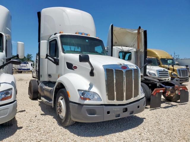  Salvage Peterbilt 579